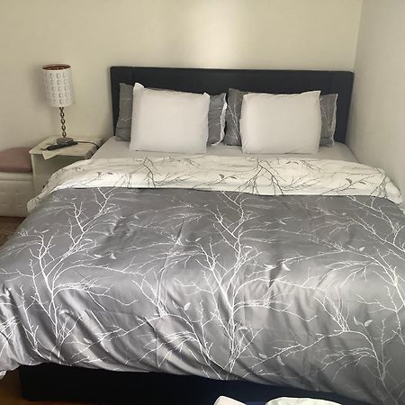 Chambre Spacieuse Et Confortable Avec Ecran Plat Oetwil an Der Limmat Exterior foto