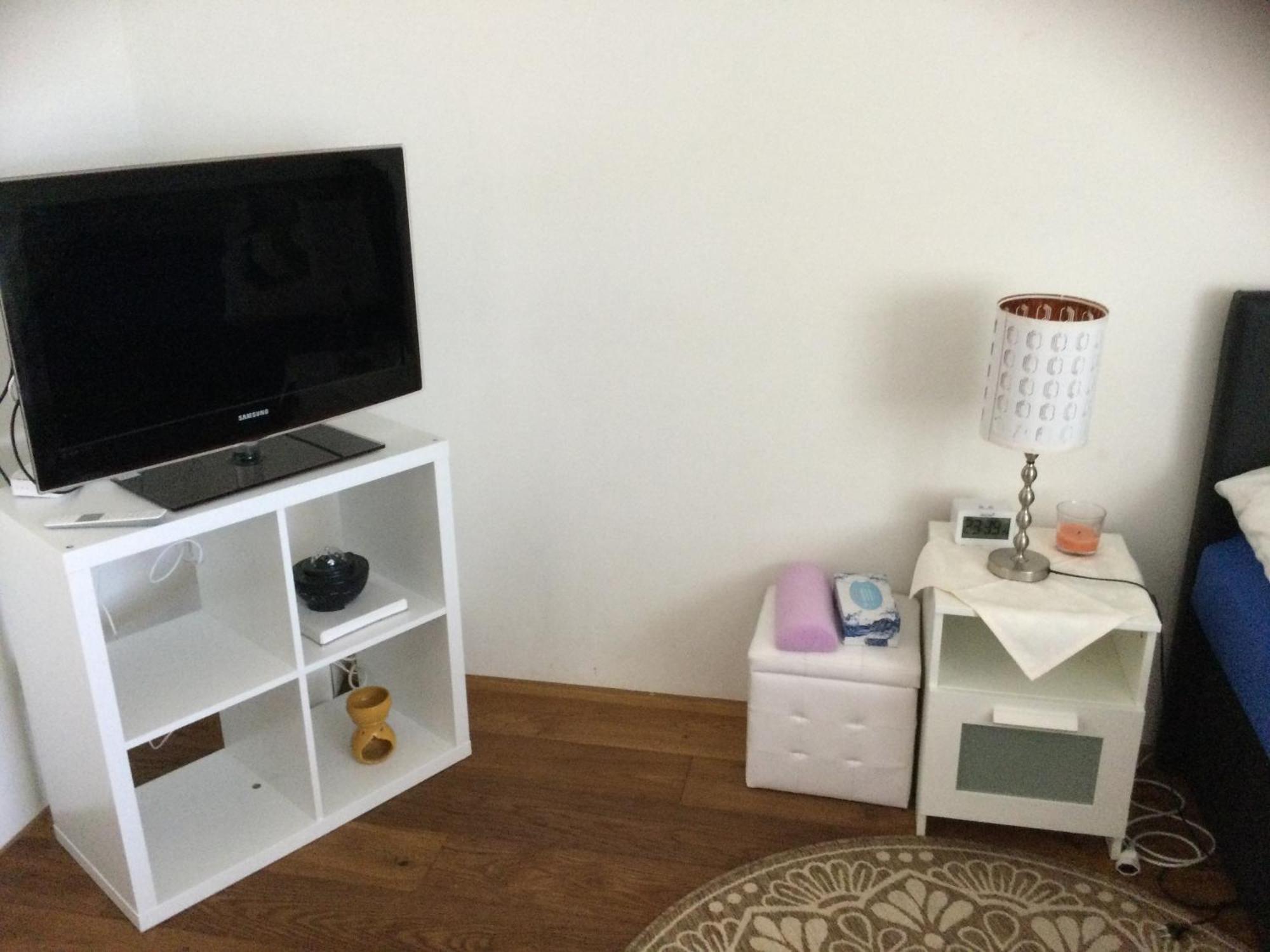 Chambre Spacieuse Et Confortable Avec Ecran Plat Oetwil an Der Limmat Exterior foto